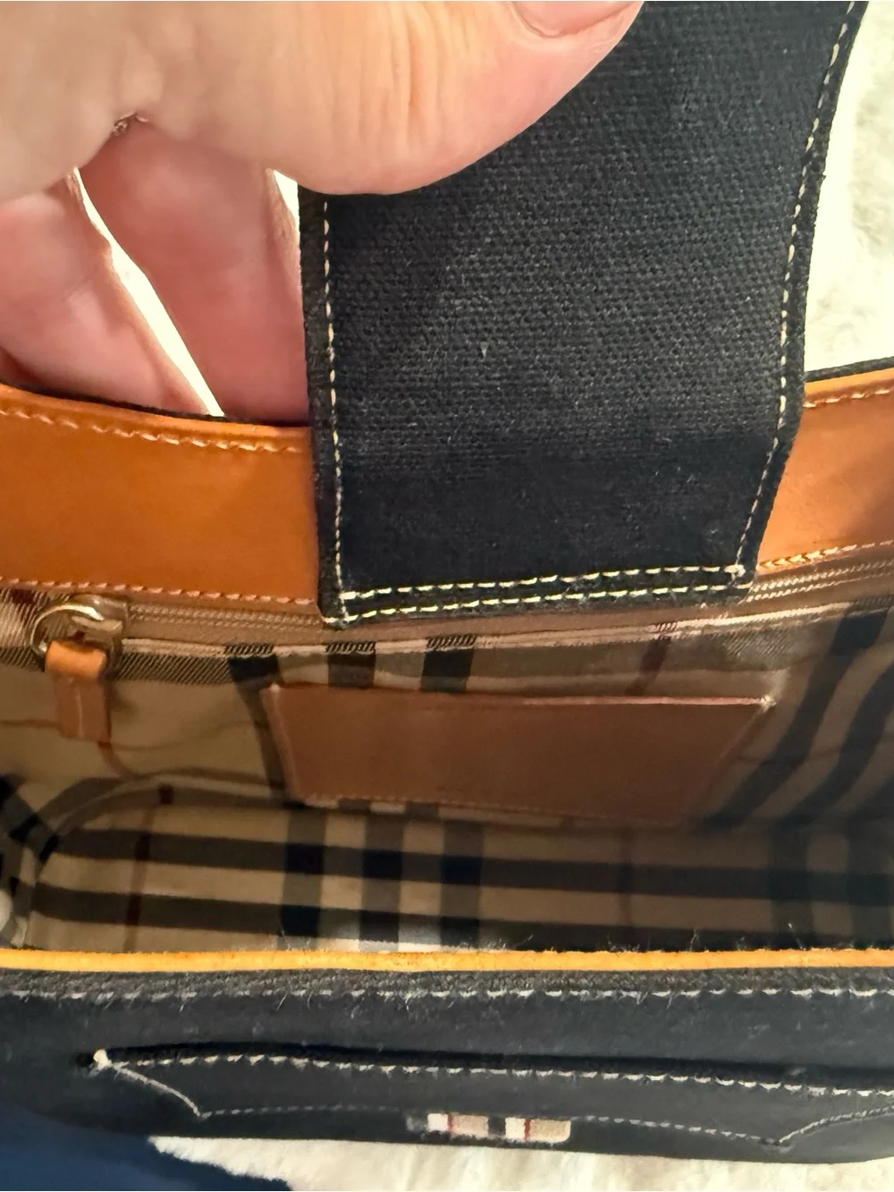 Burberry Black Canvas Shoulder Bag Nova-check interior